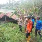 Tanah Longsor Terjang Puncakmanggis Sagaranten: Dua Rumah Rusak Berat, Akses Jalan Desa Amblas