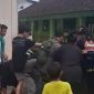 Diduga Lakukan Pelecehan Seksual terhadap Anak Tiri, Pria di Sukabumi Jadi Sasaran Amuk Massa