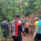 Hujan Deras Picu Longsor di Cikidang Sukabumi, Tiga Kepala Keluarga Terancam
