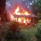 Diduga Sengaja Dibakar, Rumah Panggung di Jampangkulon Sukabumi Ludes Dilalap Api