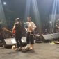 Panggung Syukuran Hari Nelayan Sukabumi Gempar, Pria Tak Dikenal Terobos Panggung dan Peluk Tantri Kotak