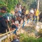 Diduga Depresi, Pria Paruh Baya Ditemukan Tewas Gantung Diri di Jembatan Cilubang Sukabumi
