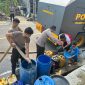 Polres Sukabumi Salurkan Bantuan Air Bersih Bagi Warga Terdampak Kemarau Panjang di Simpenan